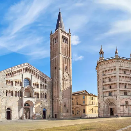 Stazione A 200M - Ampio Appartamento Con Parcheggio Notturno Gratis Parma Exterior photo