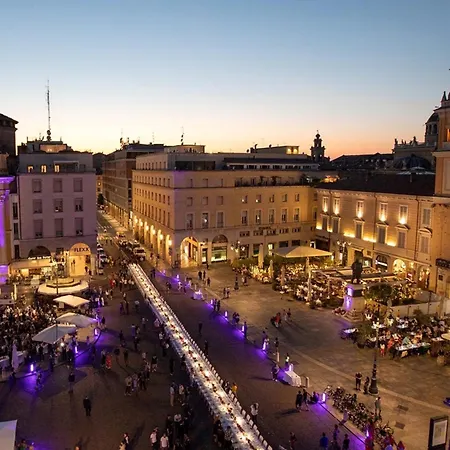 Stazione A 200M - Ampio Appartamento Con Parcheggio Notturno Gratis Parma Exterior photo