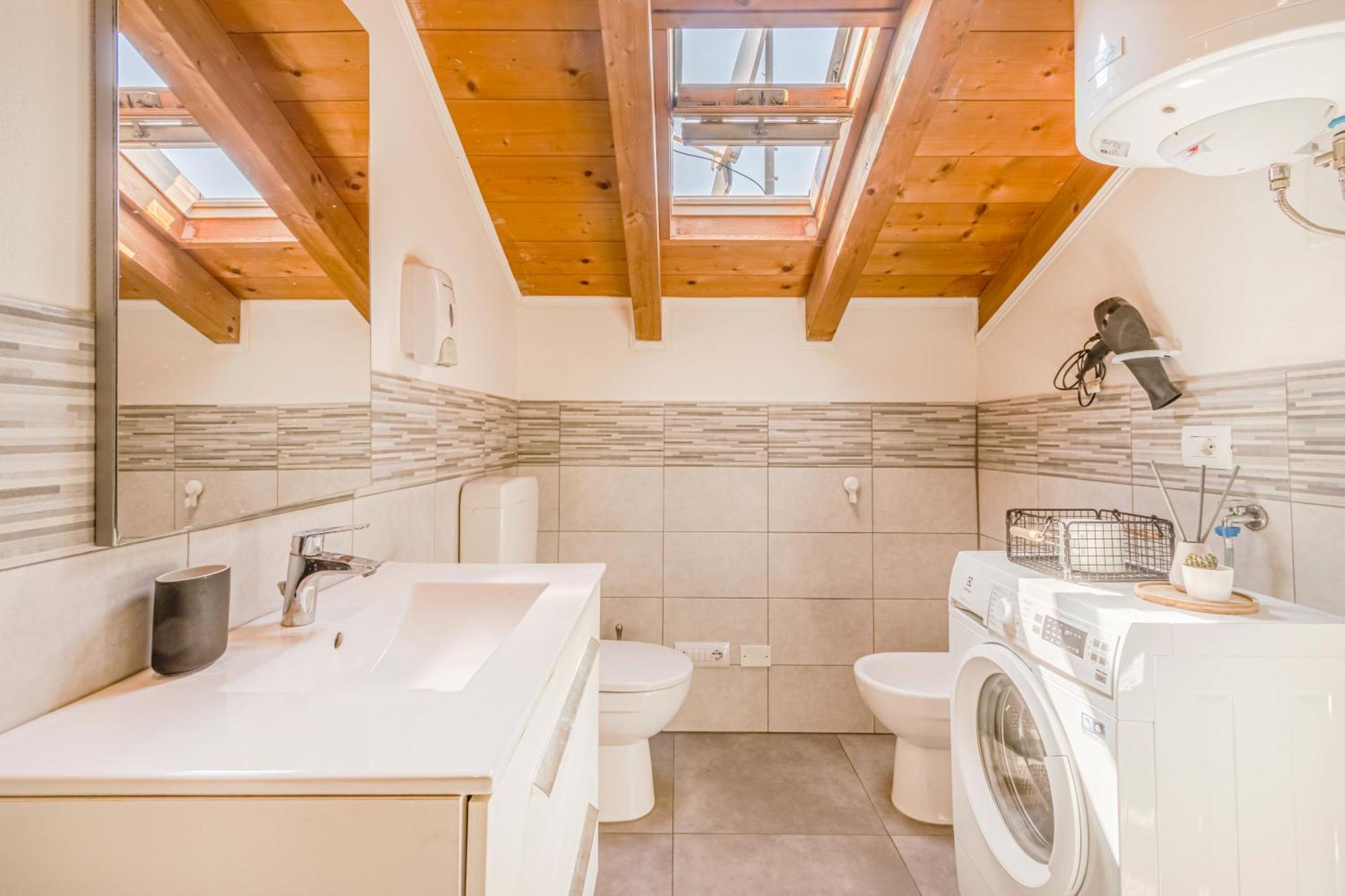 Appartement Stazione A 200m - Ampio Con Parcheggio Notturno Gratis