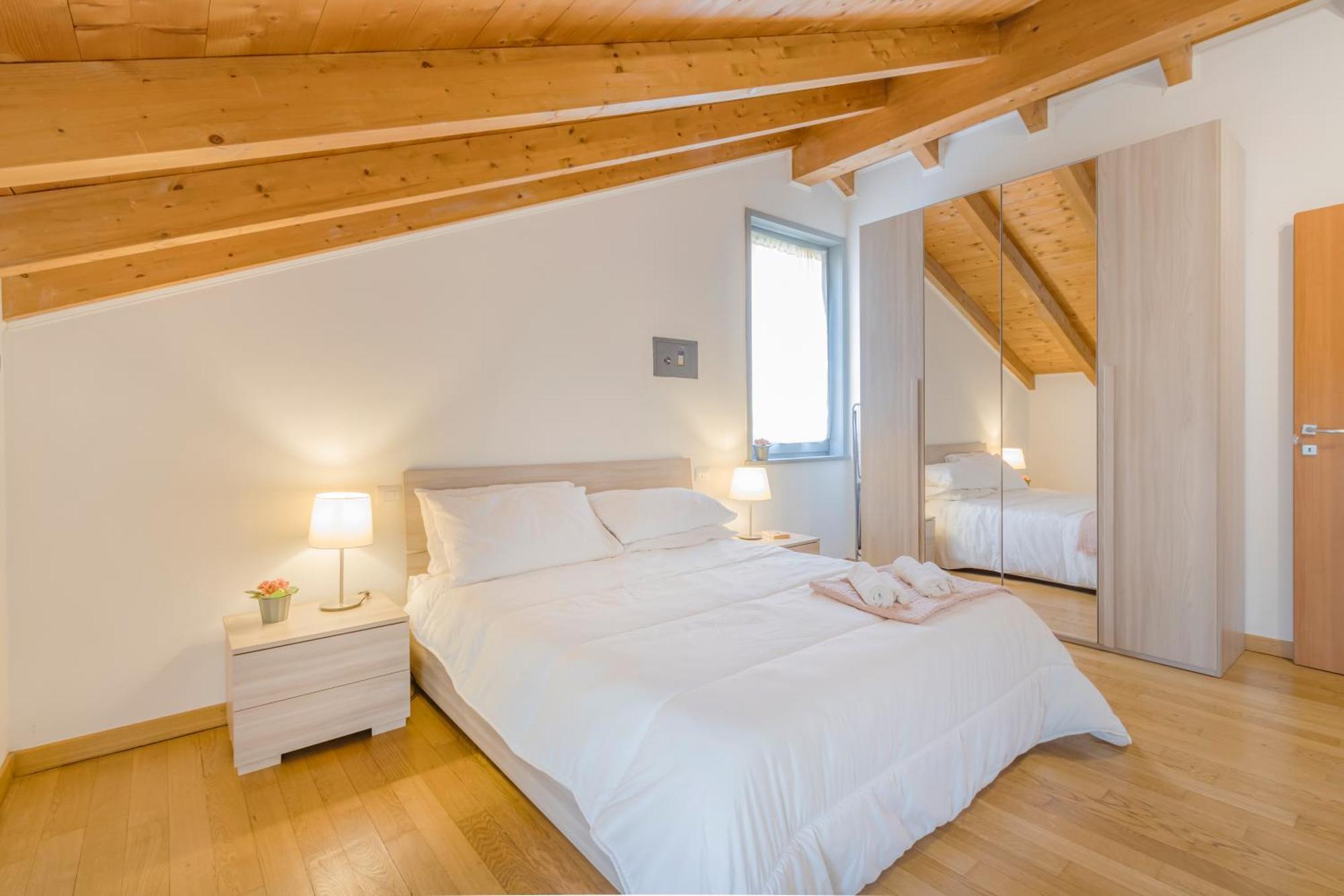 Apartment Stazione A 200m - Ampio Con Parcheggio Notturno Gratis